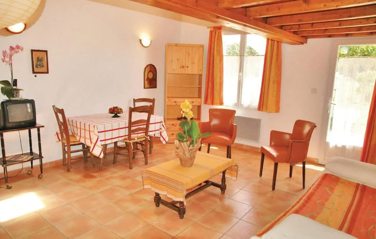 1 Bedroom Stunning Home In Caderousse France