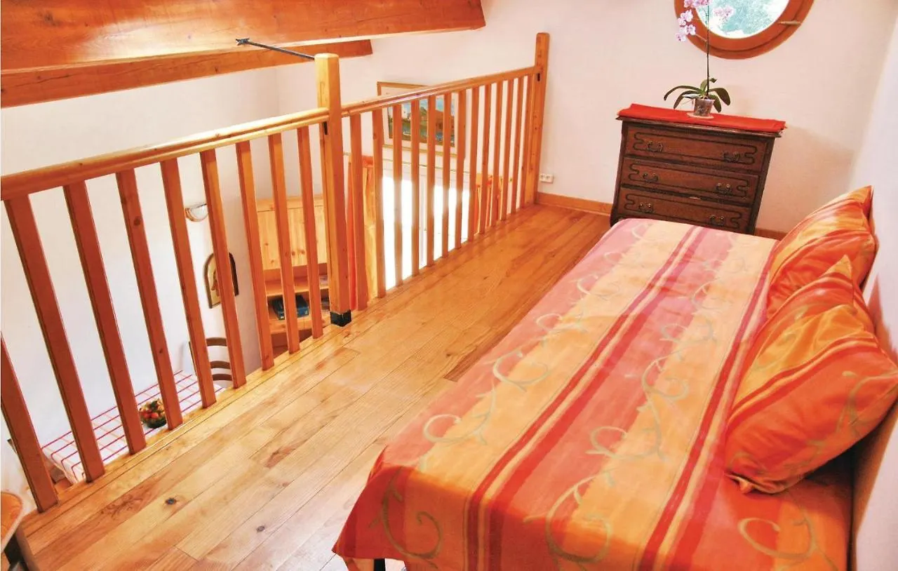 Holiday home 1 Bedroom Stunning Home In Caderousse