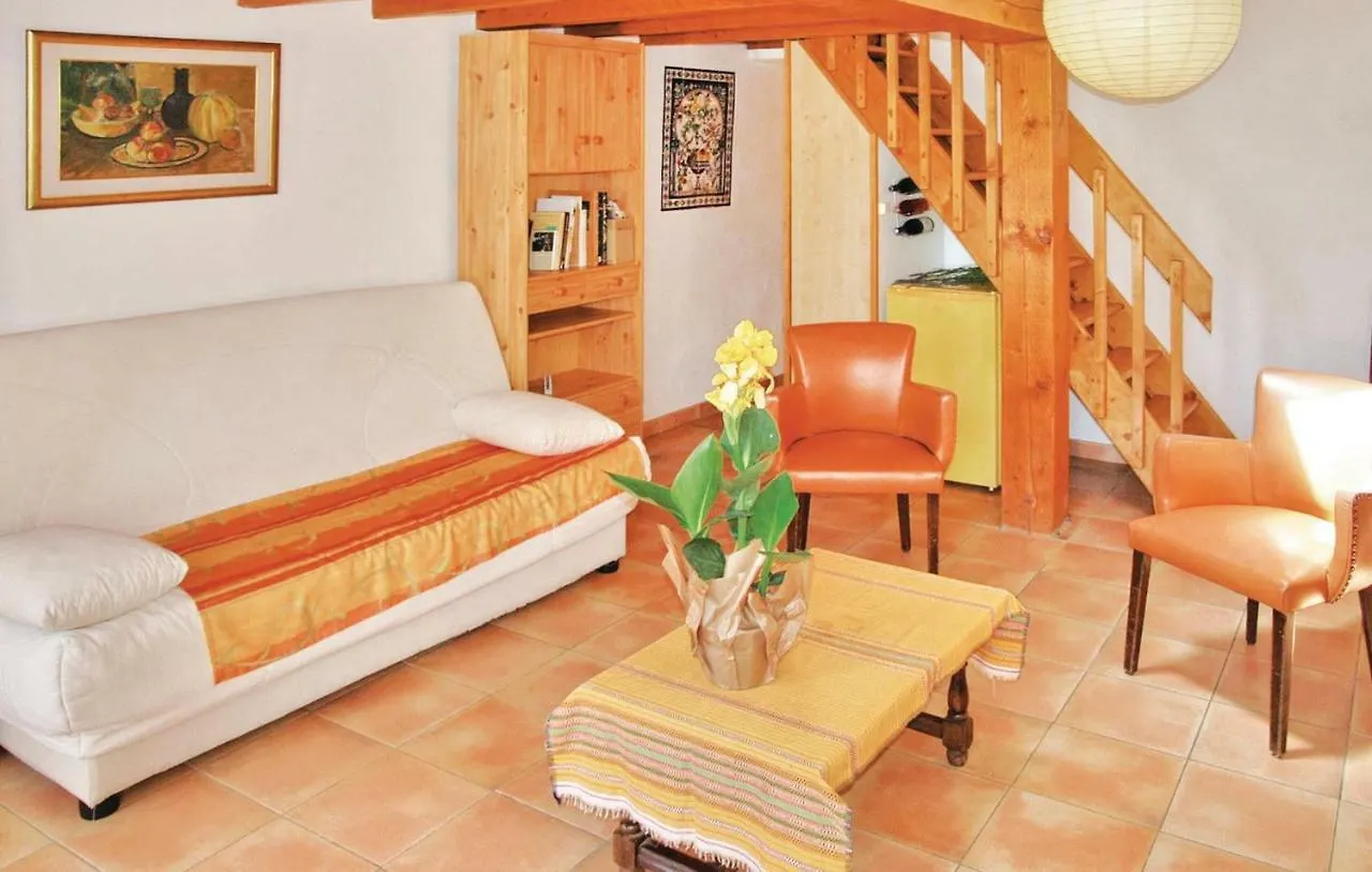 1 Bedroom Stunning Home In Caderousse 0*,