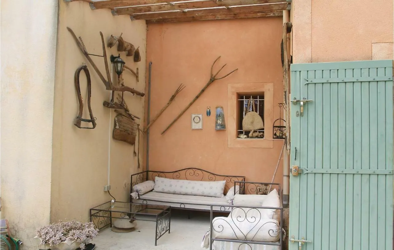 1 Bedroom Stunning Home In Caderousse